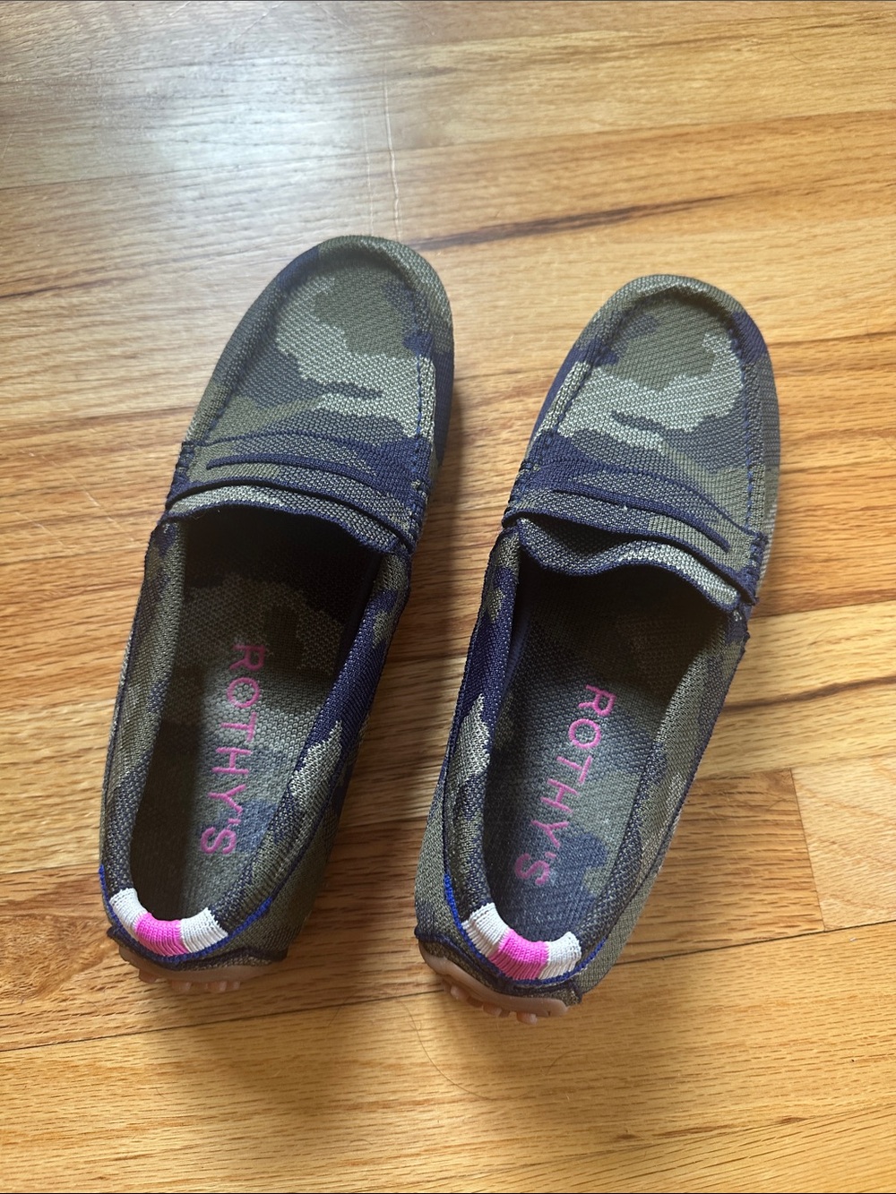🌹Rothy's Women's Camo Slip-On Flats with Pink Accent